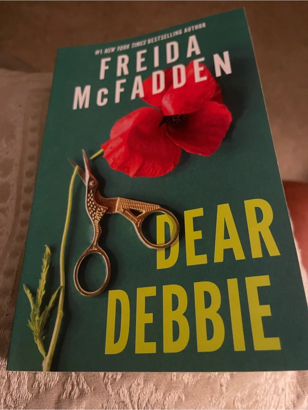 Book Dear Debbie by Freida McFadden - Picture 1 of 2